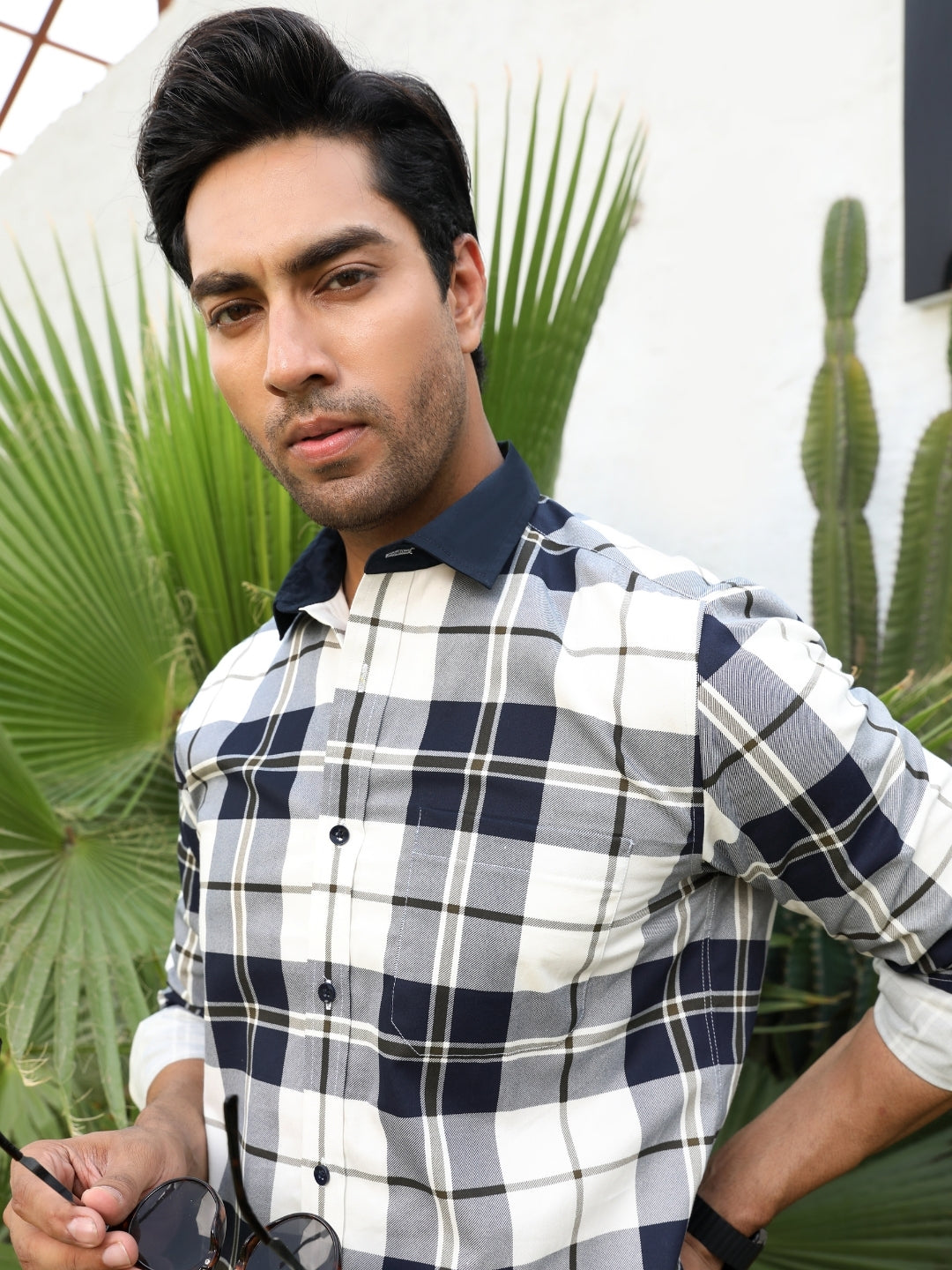 Contrast collar cotton navy blue checks shirt