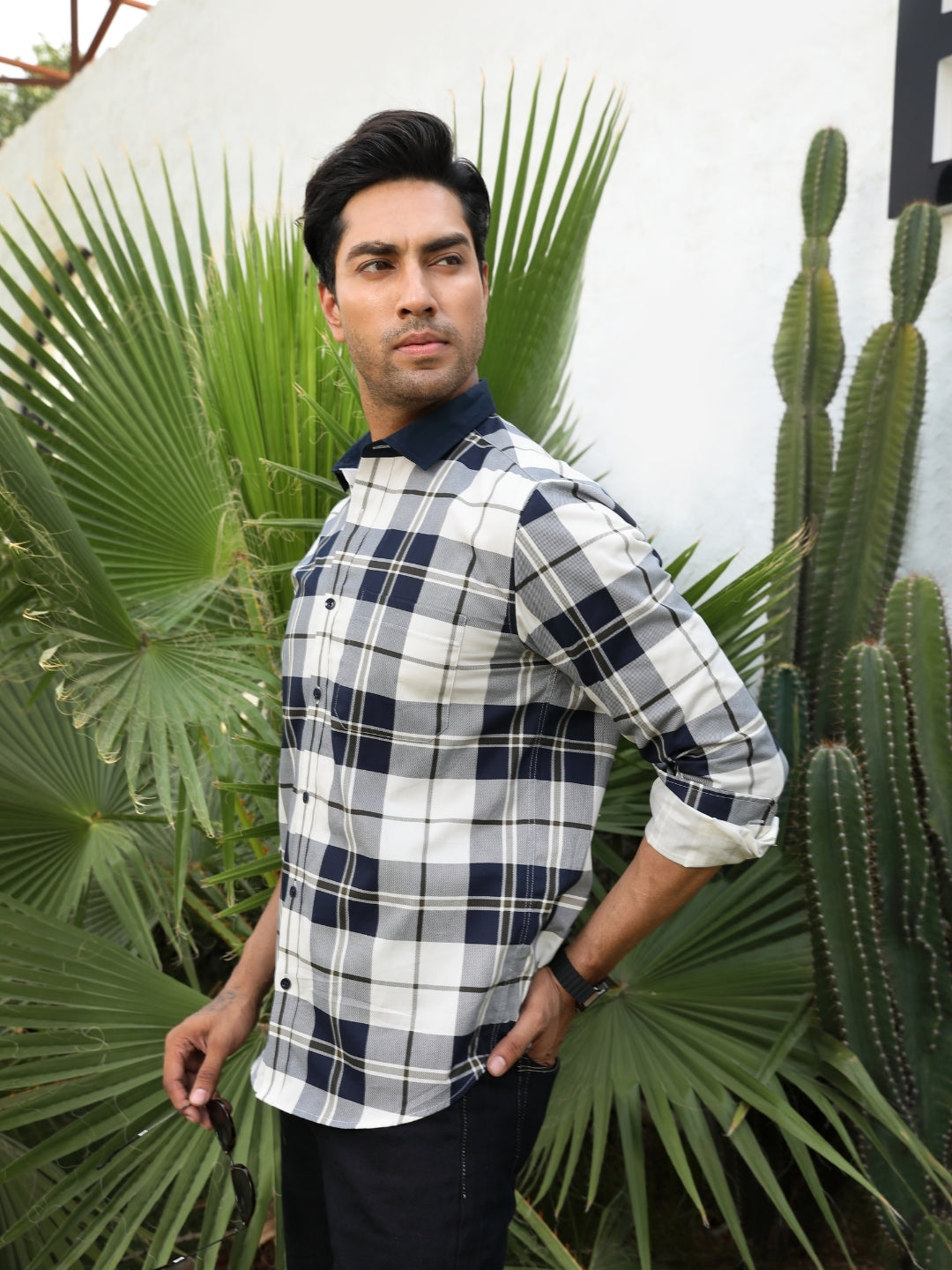 Contrast collar cotton navy blue checks shirt