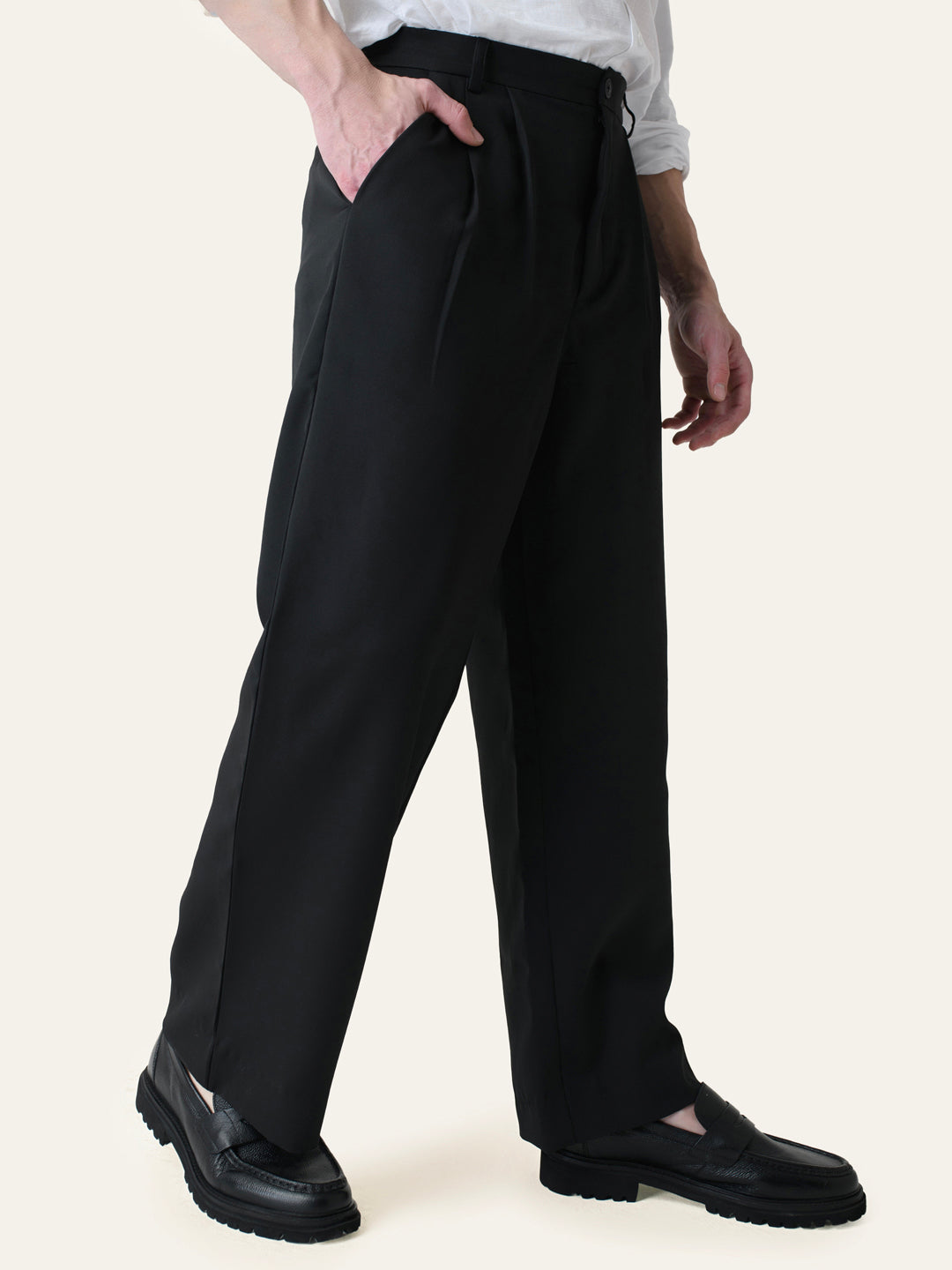 Black Solid Pleated Korean Pant