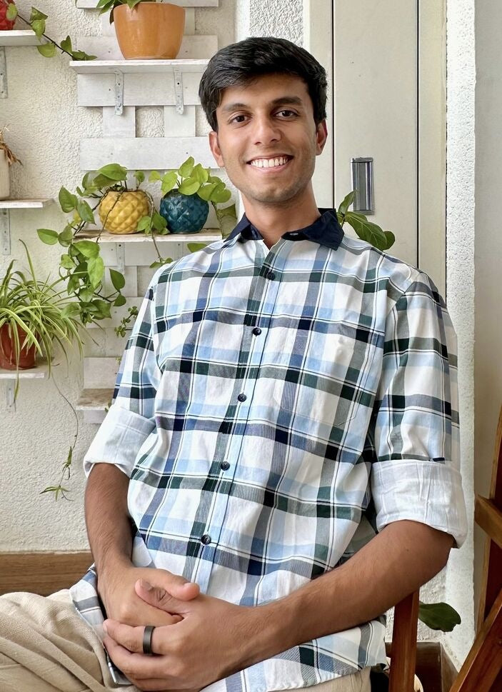 Happy customer with our Linen Shirt - P E R C H