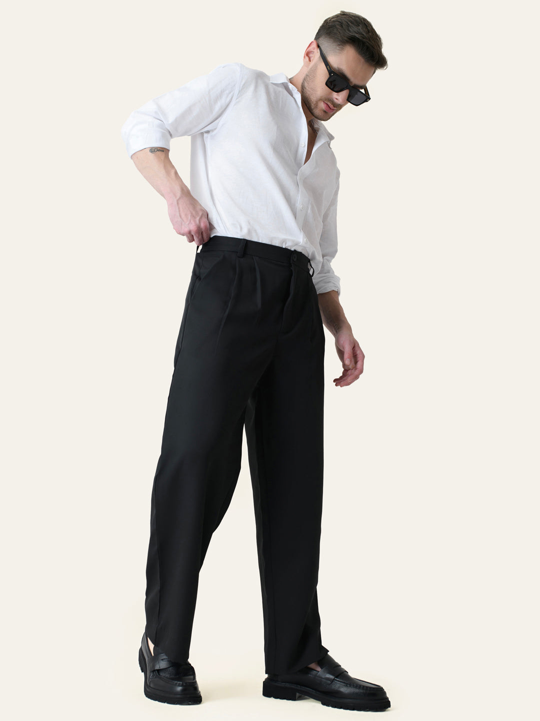 Black Solid Pleated Korean Pant