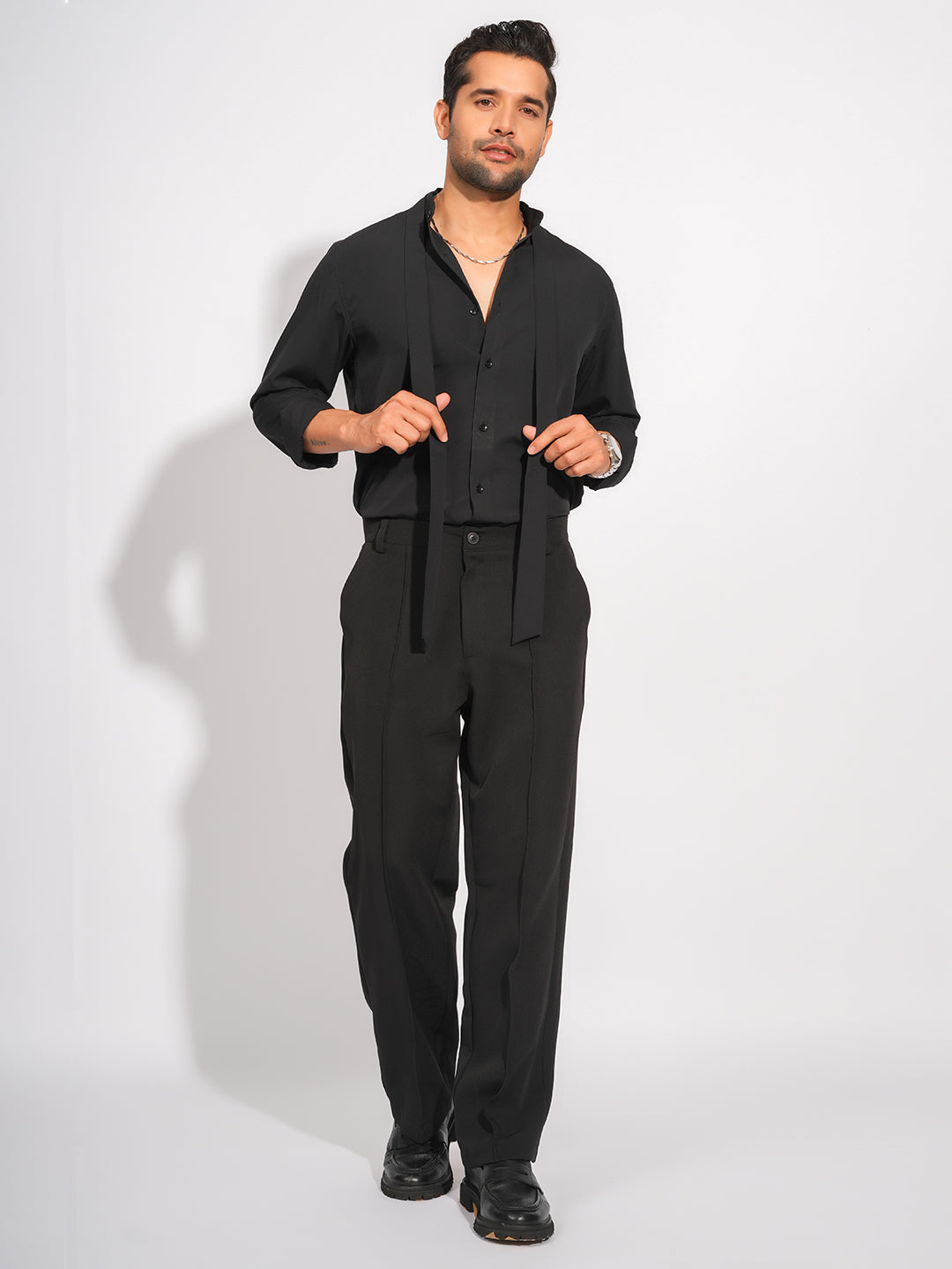 Black Solid Party Wear Slim Fit Shirt With Tie